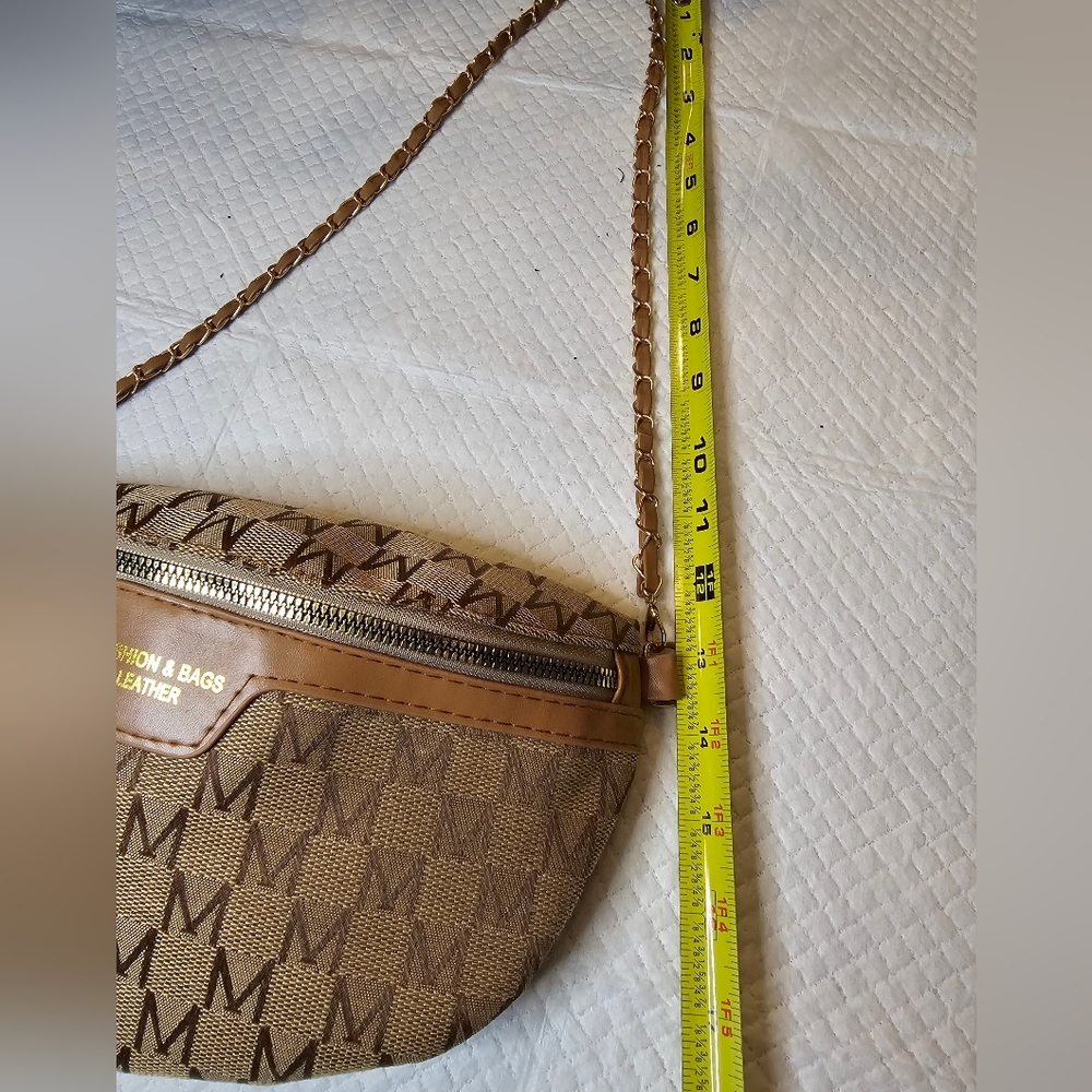 Vegan FannyPac Style purse.